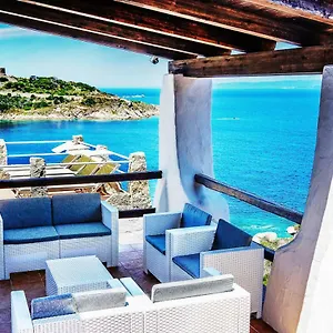 https://villa-elena-exclusive-rooms.in-sardinia.net